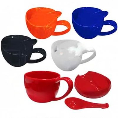 Taza con tapa y cuchara